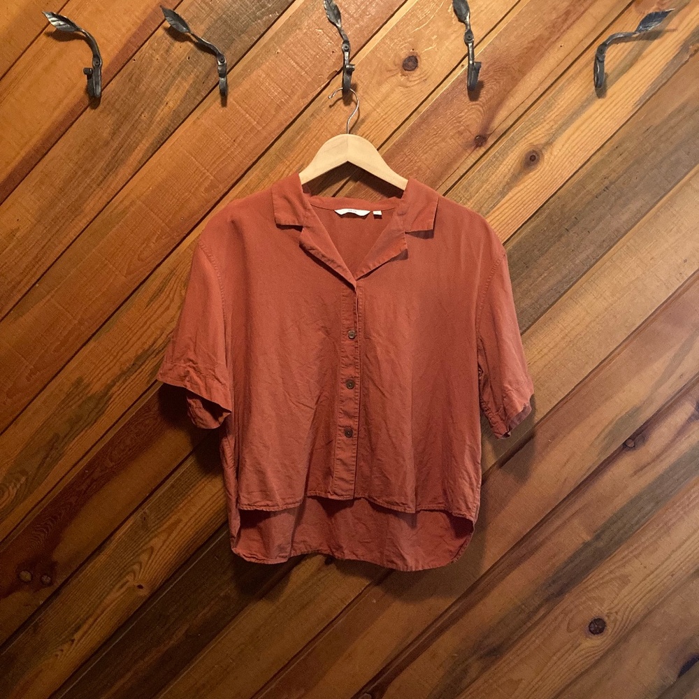 Uniqlo Linen blend rust/burnt orange fall button down blouse/top